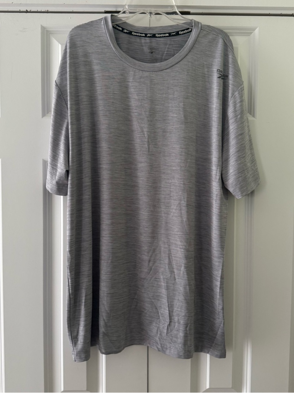 ⭐️ Reebok Light Gray Short Sleeve Athletic Tee